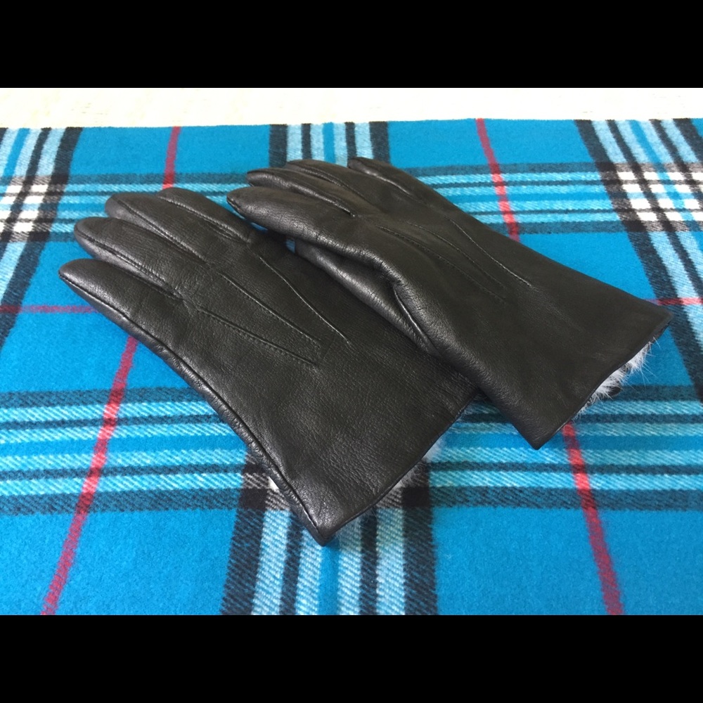 So Soft! Black Leather ? Gloves M